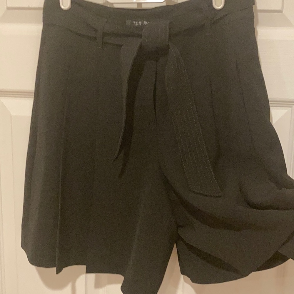 Shorts - Picture 6 of 7
